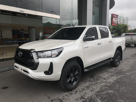 hilux 4x2-at
