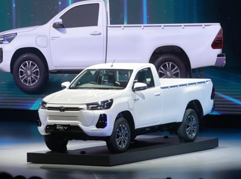 Toyota sản xuất xe bán tải điện vào năm 2025