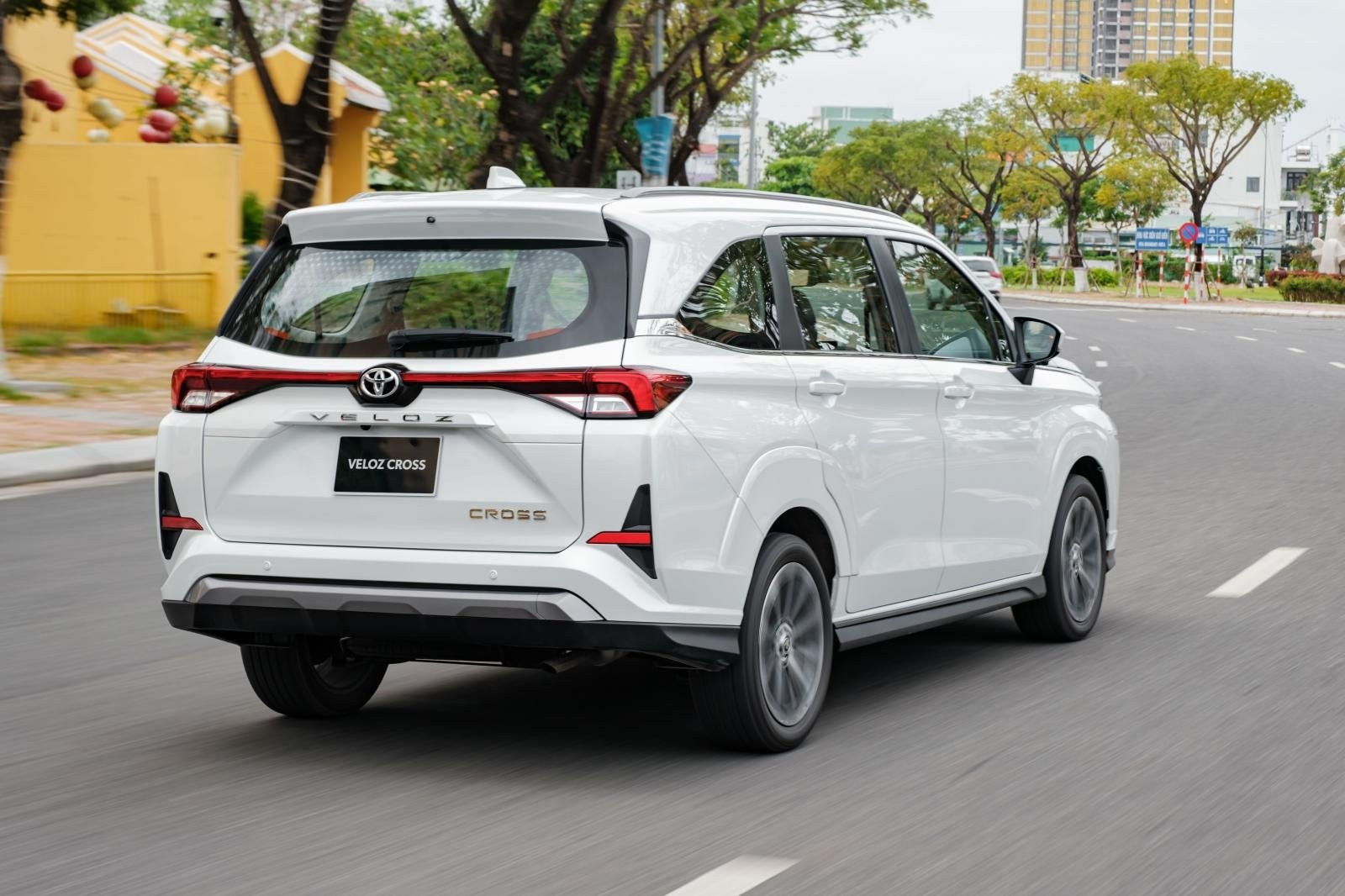 Giá xe Toyota Veloz 2024 mới nhất tại Việt Nam